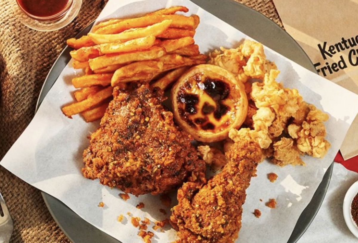 ▲鐵粉敲碗成功！肯德基5月13日開賣「勁爆雞米花」，繼「比利時鬆餅咔啦雞腿堡」後又一懷舊商品回歸！今炸翻星期三PK APP先搶「咔啦雞腿堡買一送一」、「6炸雞＋6蛋撻」399元優惠券一次整理。（圖／翻攝自肯德基FB）