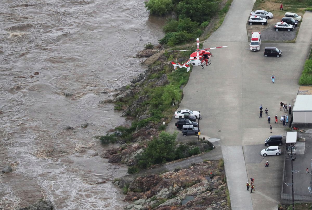 ▲日本氣象廳表示，今年第4號颱風艾利今天清晨登陸日本長崎縣佐世保市附近後，上午9時在九州轉為溫帶低氣壓，但靠太平洋側等地仍有必要持續嚴防大雨。資料照。（圖／美聯社／達志影像）