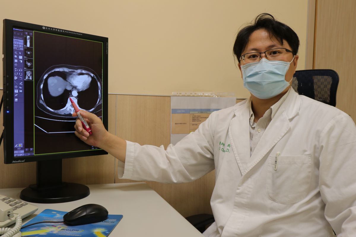 ▲經由腹部肝臟超音波檢查，在肝臟發現3公分腫瘤，已是第二期肝癌。(圖／醫院提供2022.7.5)