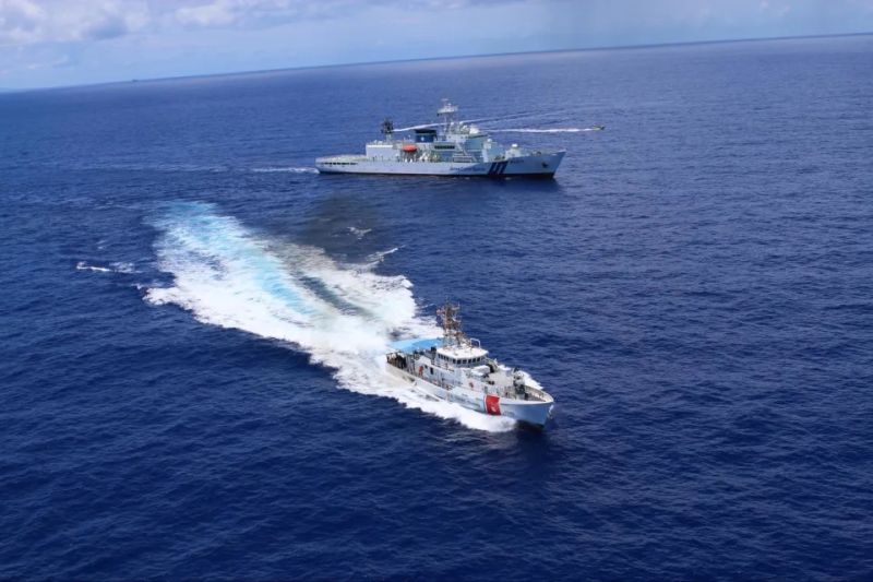 ▲一艘中國「江衛級」護衛艦進入日本釣魚島西南的鄰接海域。（圖片來源／Japanese Coast Guard）