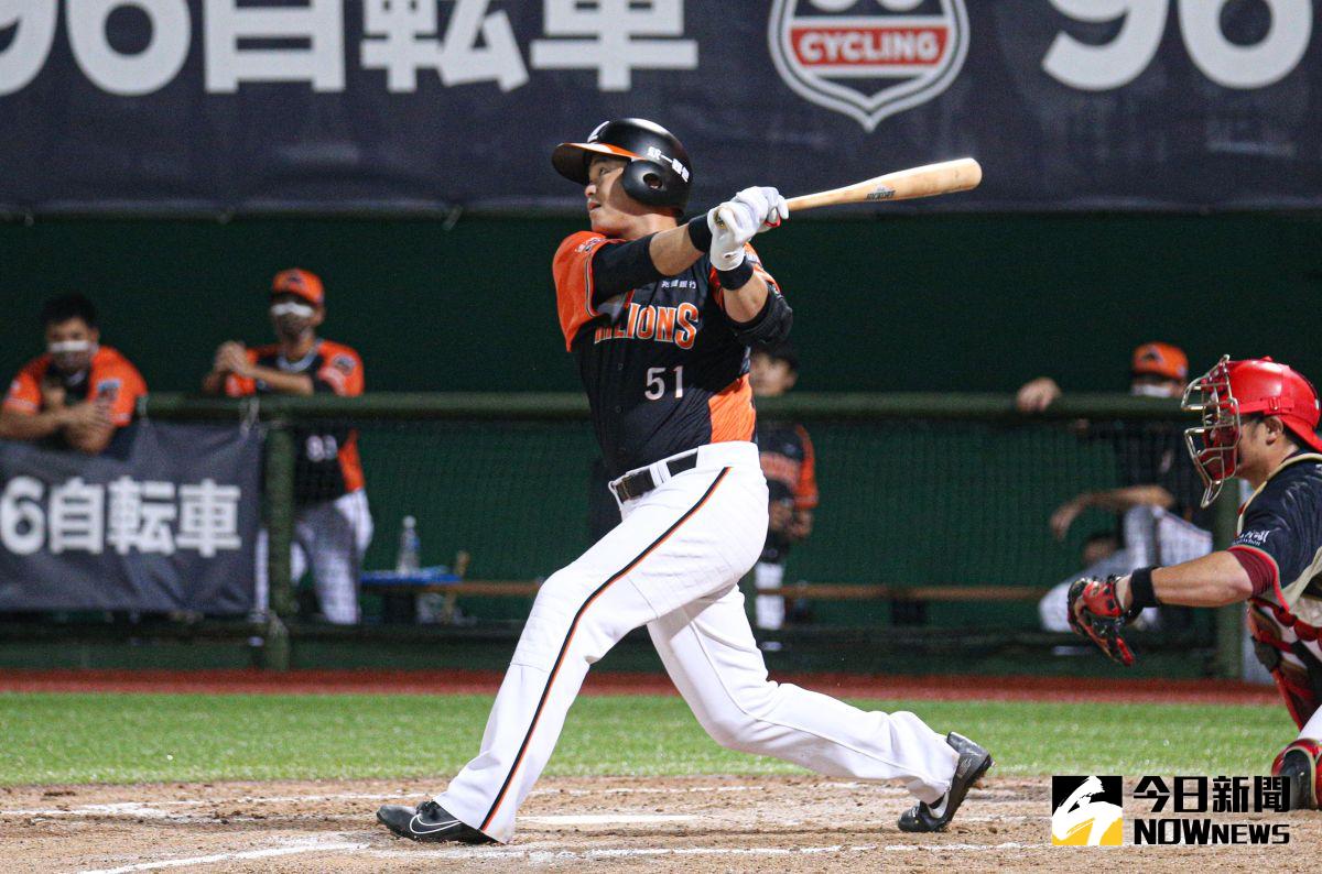 ▲胡金龍與隊友陳鏞基隨賴清德出訪。（資料照／記者葉政勳攝）