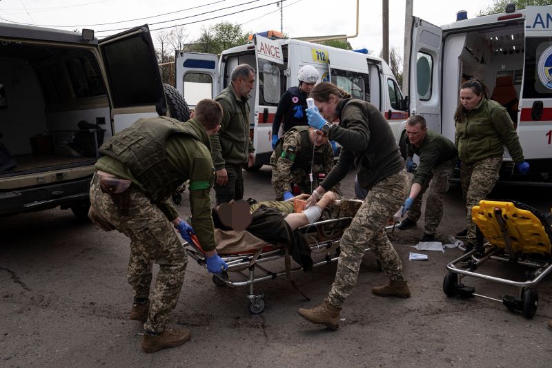 ▲俄羅斯以猛烈砲火強攻烏克蘭東部頓內茨克州，為地面部隊推進作準備。（圖／美聯社／達志影像）