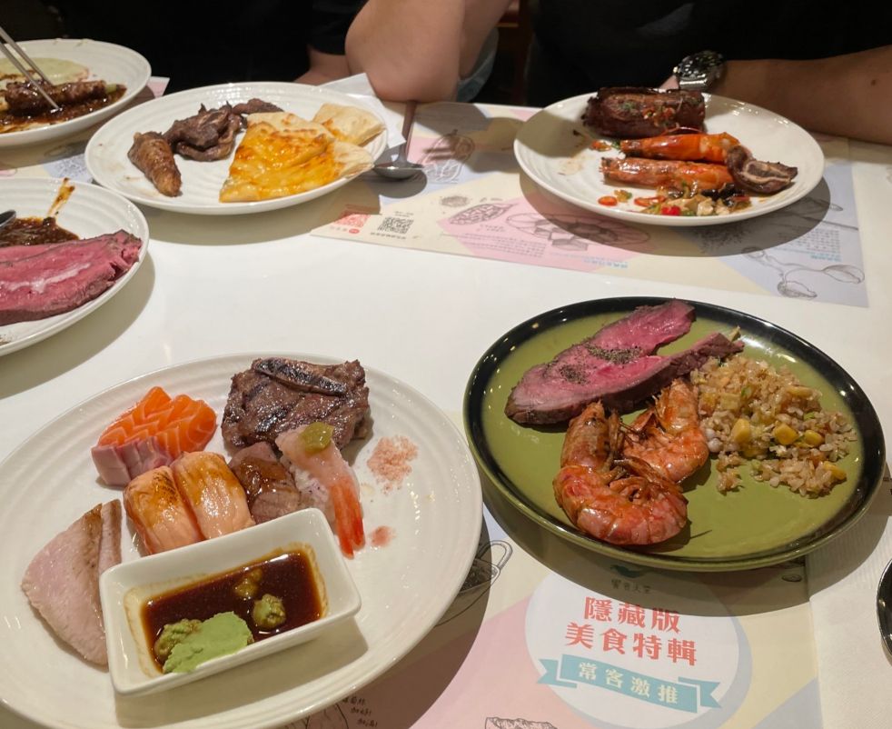 ▲原PO看見有人到饗食天堂用餐「吃10分鐘就走人」，讓他超震驚，貼文一出，網友也點出「這類人」，直呼「人家吃的是財富自由」。（圖／記者郭佩蓉攝）