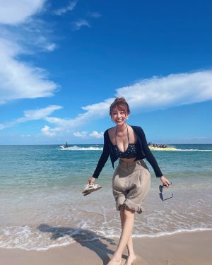 ▲林襄到海邊戲水。(圖/林襄IG) ▲林襄到海邊戲水。(圖/林襄IG)