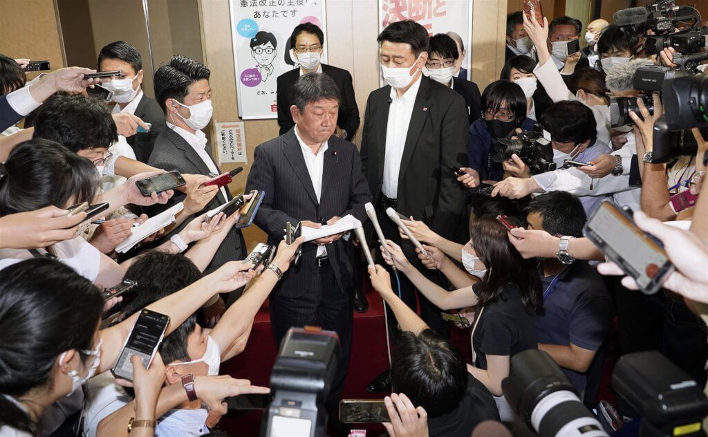 ▲日本前首相安倍晉三8日在奈良輔選站台遭槍擊不幸身亡。自民黨幹事長茂木敏充（圖）說，10日投開票的參議院選舉如期進行。（共同社）