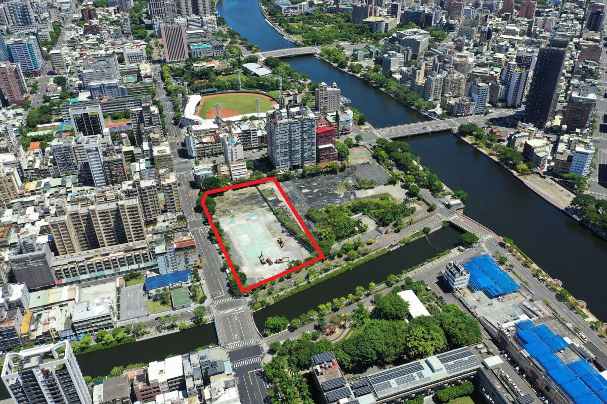 ▲七賢國中舊址拆除後空拍圖。（圖／高市府地政局提供）