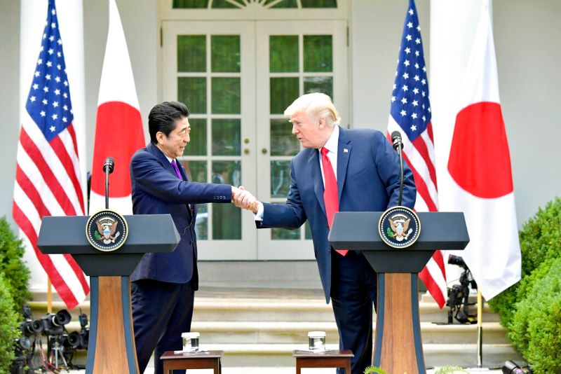 ▲日本前首相安倍晉三在第二任期時積極開展外交。(圖/美聯社/達志影像)