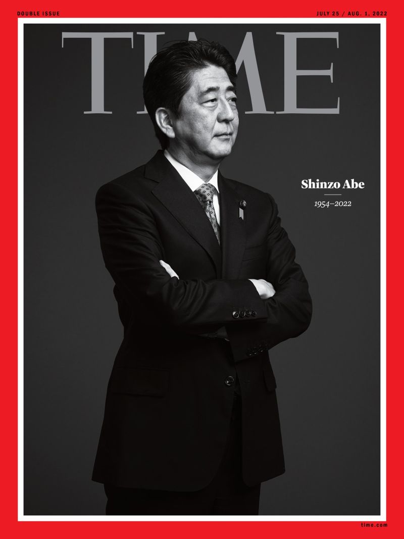 ▲日本前首相安倍晉三遇刺生亡，《時代》封面放上照片悼念。（圖／翻攝自《時代》推特）