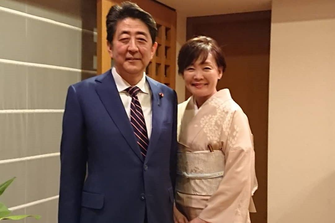 ▲安倍晉三與妻子結婚超過數年，一直十分恩愛。（圖／安倍昭惠IG）