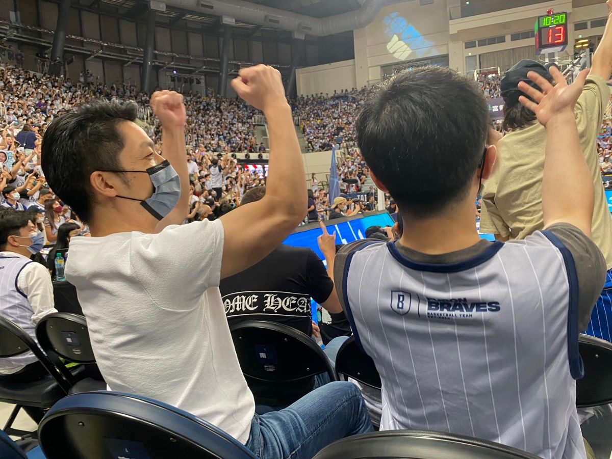 ▲何志偉說，蔣萬安近來的改變就是「皺紋變少了、肌肉變多了」，但政策論述還是非常空洞，讓人遺憾。（圖／翻攝自蔣萬安臉書）