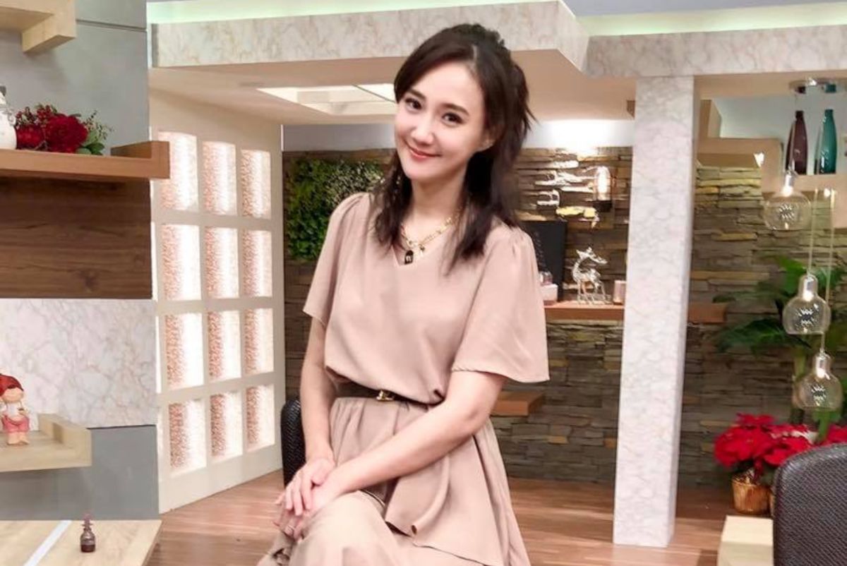 ▲何妤玟近日分享穿上薔薔歐洲戰袍的辣照，火辣風格讓她也直言是「史上最大尺度」。（圖／翻攝自何妤玟臉書）