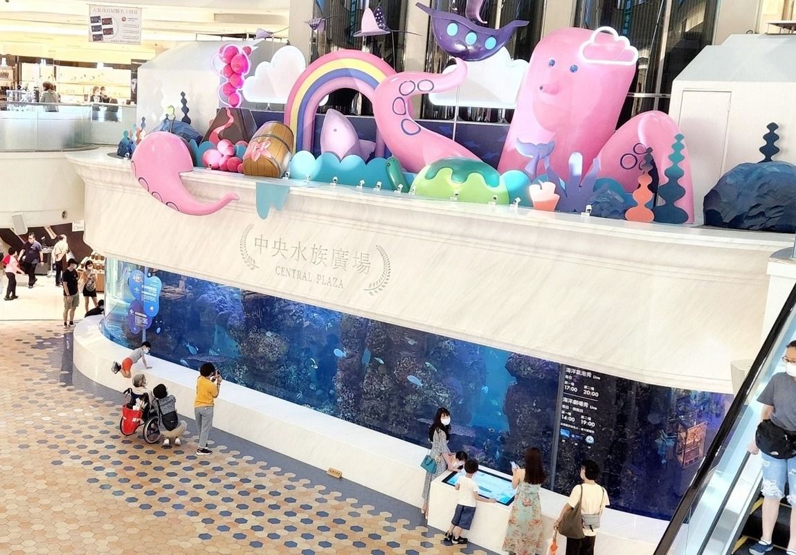 ▲炎夏消暑逛百貨改裝優惠！遠東SOGO天母店引進歐日高端Golf高爾夫品牌、打造一線香氛專區與童裝ROOKIE獨家3.0形象店；大葉高島屋夏季特賣5折起加抽遊樂園門票；汐止遠雄廣場進駐146坪「寵物公園」，再推滿千送百。（圖／翻攝自大葉高島屋FB）