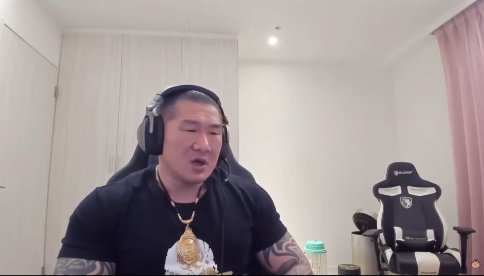 ▲衛福部長陳時中將參選台北市長，網紅館長也在直播上吐露想法。（圖／翻攝館長YT）