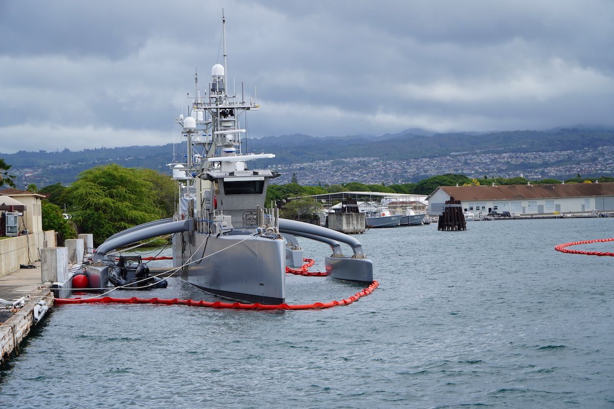 ▲美國海軍的無人艦隊首次參加還太演習，現階段美國海軍無人艦隊仍在大量資料收整期，與開發無人艦艇作業模式。（圖／軍情與航空Military and Aviation News提供）