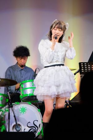 ▲彩美旬果現在從事表演工作。(圖/彩美旬果Twitter) ▲彩美旬果現在從事表演工作。(圖/彩美旬果Twitter)