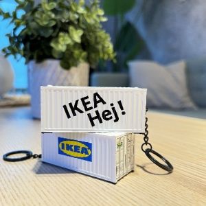 ▲超萌「IKEA Hej貨櫃鑰匙圈」，鐵粉必收藏。（圖／IKEA提供）