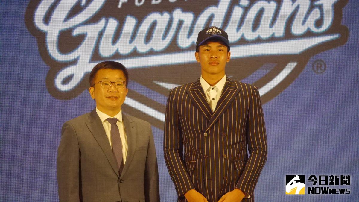 ▲中職探花！富邦選中速球派黃保羅。（圖／吳政紘攝）