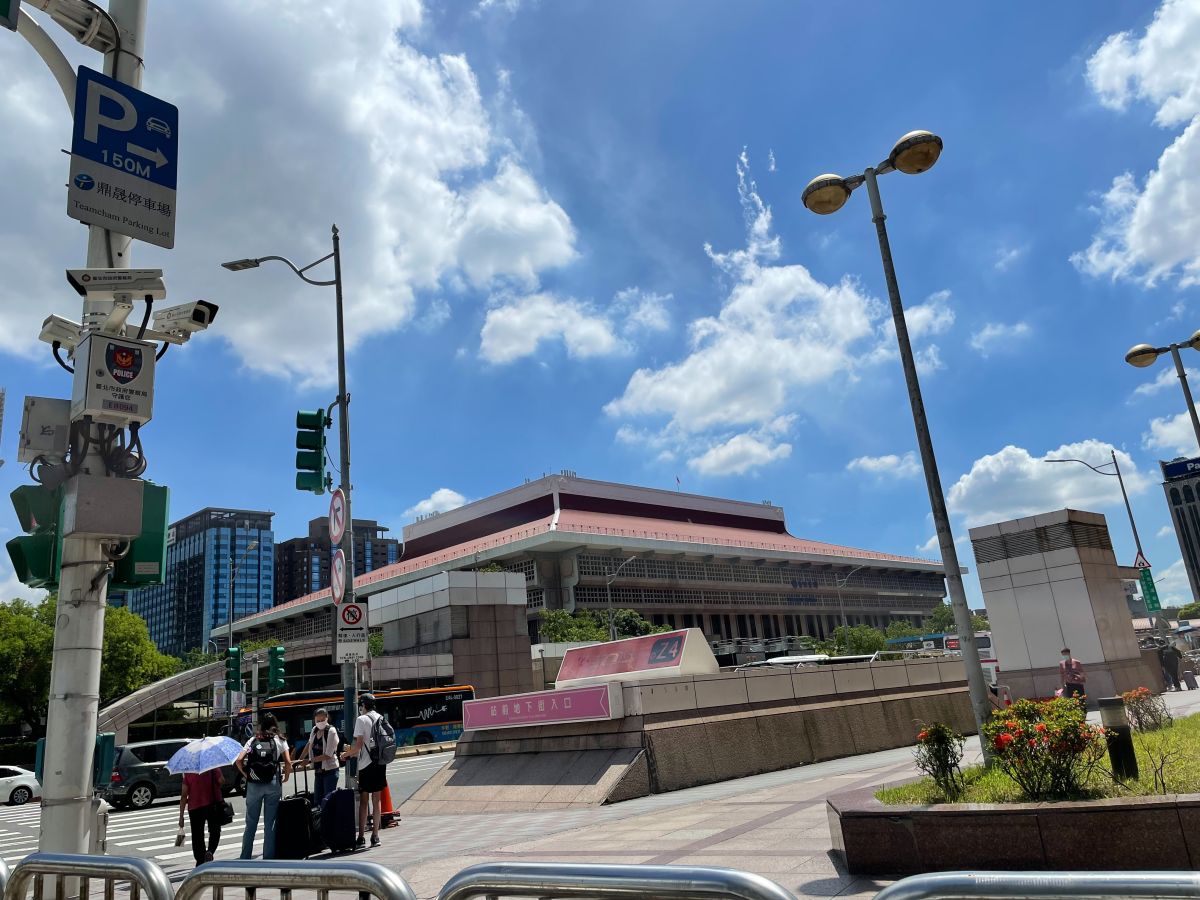 ▲中央氣象局表示，今天（16日）北部及東半部地區高溫炎熱，大臺北地區有37度高溫發生的機率，另外東南部有焚風發生的機率。（圖／記者郭佩蓉攝）