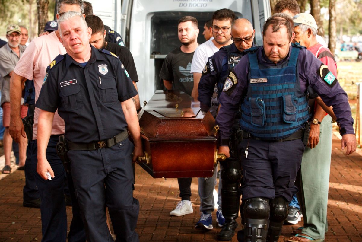 ▲巴西伊瓜蘇市9日發生一名工黨黨員被總統波索納洛的支持者謀殺事件，引起政界震驚，更讓巴西社會擔憂今年10月的總統大選將引發更多騷亂和政治暴力。（圖／美聯社／達志影像）