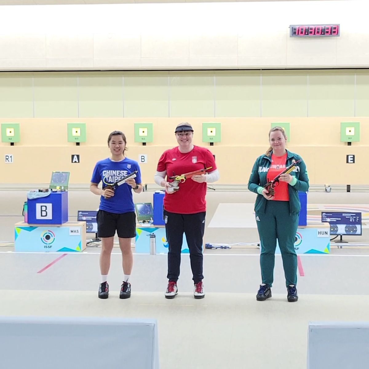 ▲余艾玟(左)破紀錄。中華奧會提供。