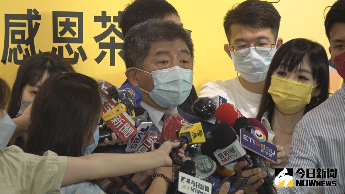 ▲今（12）日衛福部長陳時中說，在整個競選團隊形成的時候，「一定要跟他（陳建仁）請益」，但會在哪一個位置則尊重陳建仁。