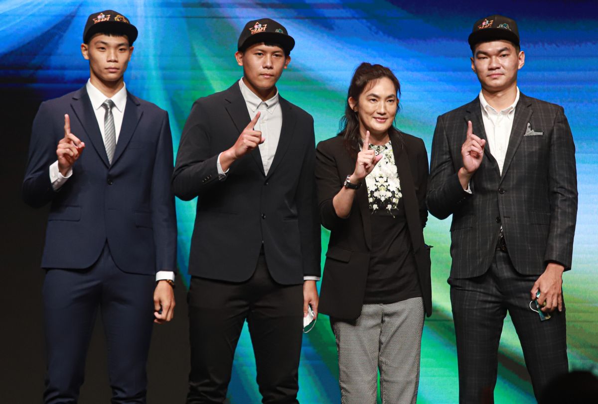 ▲中信特攻選中陳鈺安(左)(圖/記者葉政勳攝)