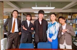 ▲《競爭的維護者》參演演員大倉孝二(左起)、杏、坂口健太郎、小池榮子、加藤清史郎。(圖/競爭的維護者Twitter) ▲《競爭的維護者》參演演員大倉孝二(左起)、杏、坂口健太郎、小池榮子、加藤清史郎。(圖/競爭的維護者Twitter)