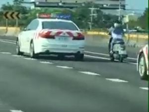 女騎士硬闖國道！沿路蛇行逃跑44KM　昨現身台中機場遭逮
