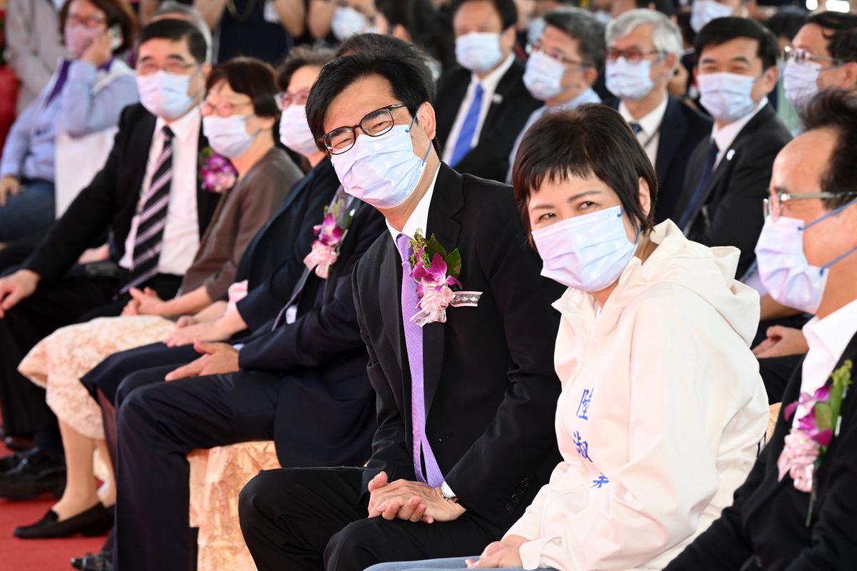 ▲高雄醫學大學附設高醫岡山醫院一期醫療大樓（13）日進行上樑典禮，高雄市長陳其邁和副議長陸淑美都出席。（圖／翻攝畫面）