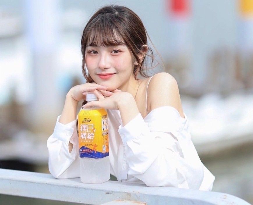 ▲人氣網紅人手一瓶，運動後馬上可以補充水份+鎂。（圖／擷取自IG/c__ty）