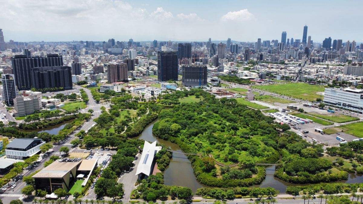▲高雄中都重劃區擁有大型濕地公園。（信義房屋中都店提供)