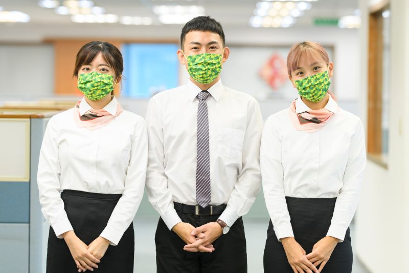 ▲民進黨將召開全代會，發言人謝子涵（左）與青年部青年夥伴將擔任旗手。（圖／民進黨提供）