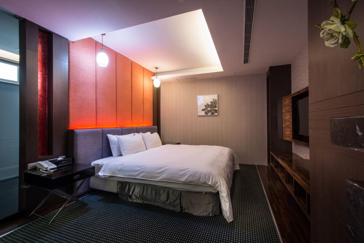 ▲「悠遊國旅補助方案」今（15）日上路，自由行旅客最高折抵1300元的優惠，只限平日（週日至週四）使用，要到17日起才適用。（示意圖／翻攝自嘉義香湖國際大飯店FB）