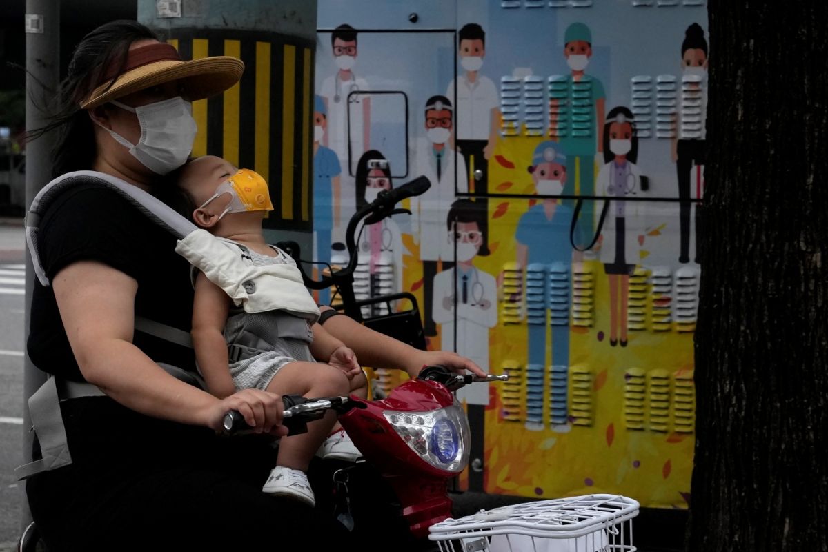 ▲中國官方今天公布新增292例本土病例（含確診與無症狀感染者），其中甘肅單日增100例。資料照。（圖／美聯社／達志影像）