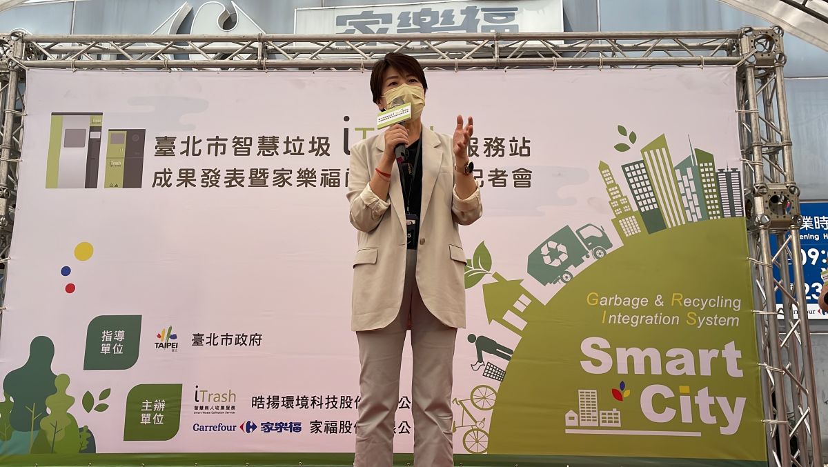 ▲針對衛福部長陳時中「不捨台北沒進步」說法，北市副市長黃珊珊反酸，讓人民排隊買快篩我才不捨。（圖／黃珊珊辦公室提供）