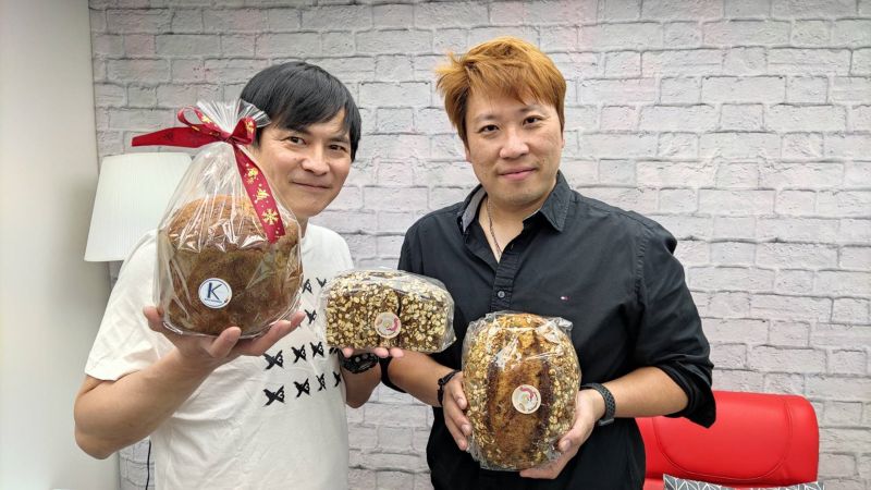 ▲馬國賢（左）邀請麵包師傅吳克己（右）分享創業的理念。（圖／艾迪昇傳播提供）