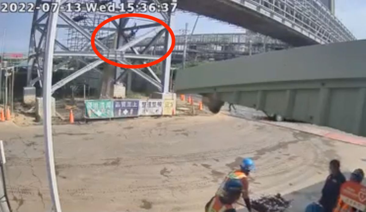 ▲台電大潭電廠昨（13）日下午再傳重大工安意外，一位37歲范姓工人從3、4樓高約10多公尺的高處墜落地面，送醫不治。（圖／翻攝自爆料公社臉書）