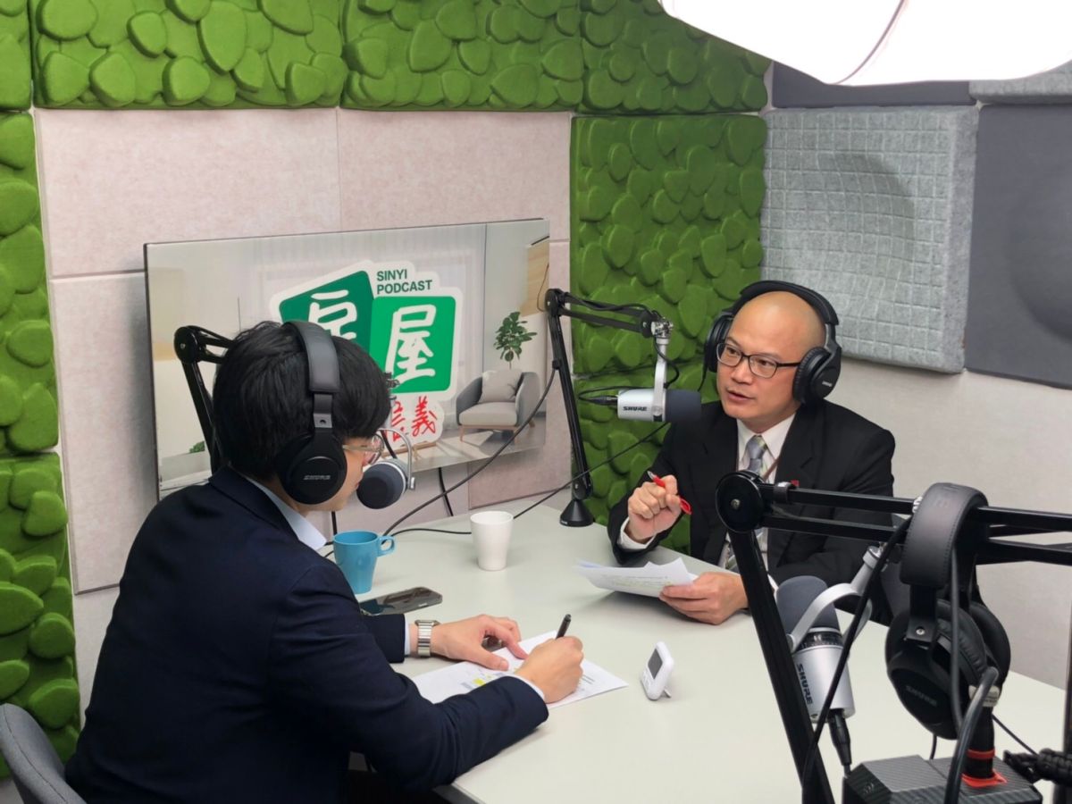 ▲信義房屋轉型辦公室協理陳世強（右）說明房產科技對屋主帶來的兩大好處。（圖／NOWnews資料照片）