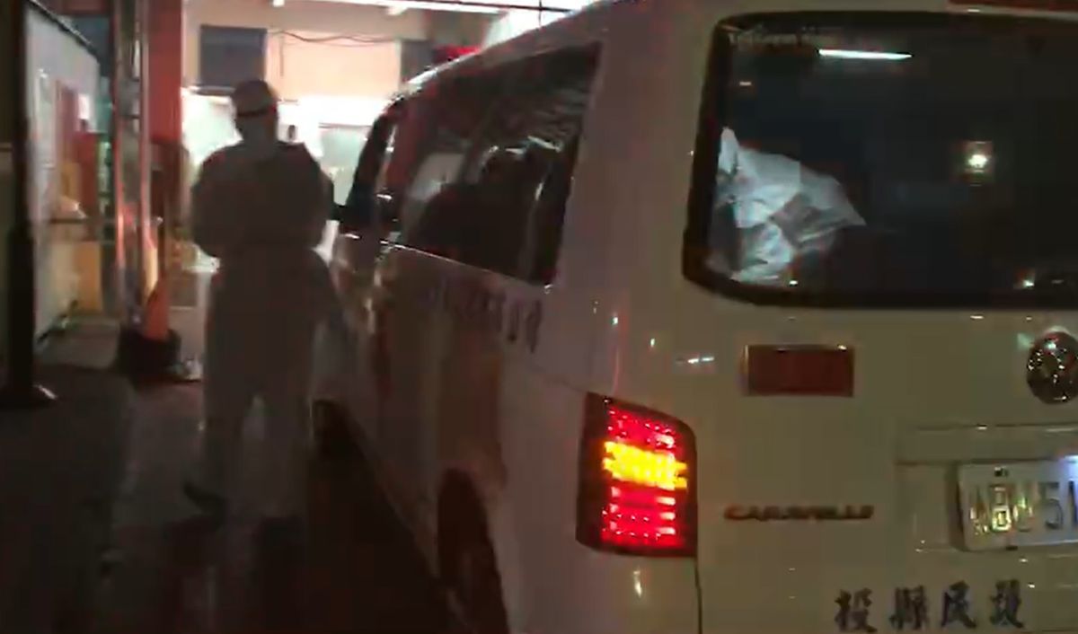 ▲南投生技公司槍擊案釀4死，當時載送賴男就醫的救護車，正是2019年8月他以愛妻名義捐贈，冥冥之中的巧合讓救護人員相當震驚。（圖／翻攝畫面）