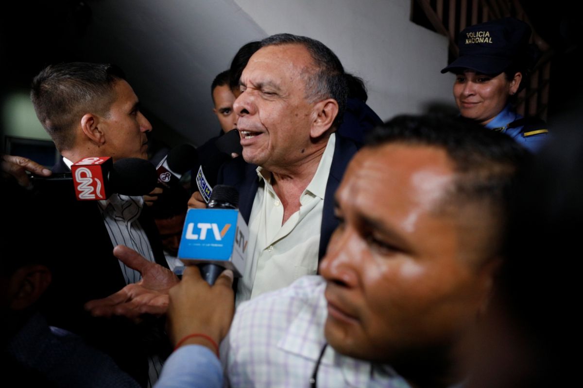 ▲宏都拉斯官員證實，前總統羅博（圖中）的兒子薩伊德（Said Lobo Bonilla）14日在離開首都一家夜店時，連同其他3名年輕男子遭持槍人士攻擊身亡。資料照。（圖／美聯社／達志影像）