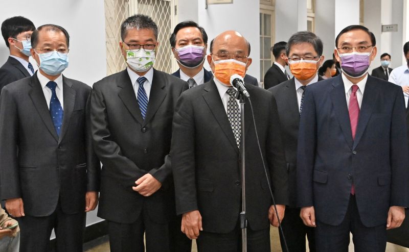 ▲蘇貞昌表示，林佳龍擔任部長期間規劃新北建設，並由他核定。（圖／行政院提供）