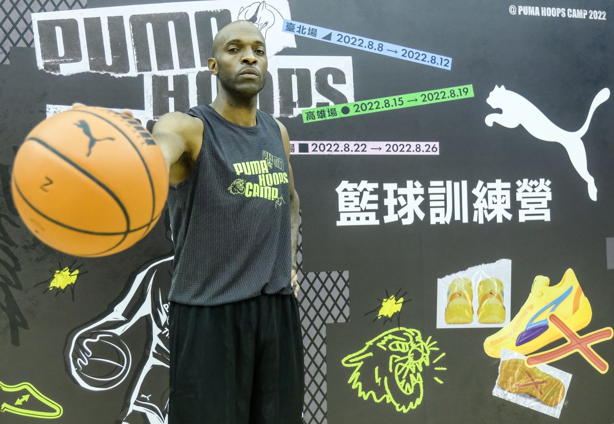 ▲P. League+新北國王隊球員戴維斯(Quincy Davis)為PUMA HOOPS CAMP籃球訓練營站台。（圖／puma提供）