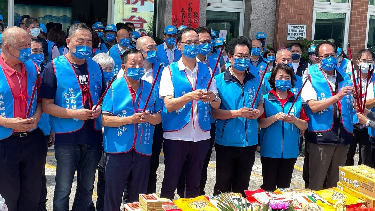 ▲國民黨主席朱立倫17日前往苗栗，參與縣黨部主委佈達典禮。（圖／國民黨提供）