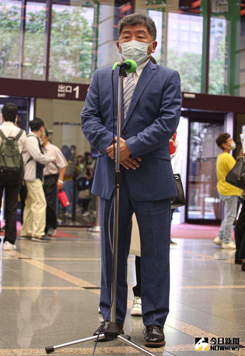 ▲陳時中表示，對於「落跑」批評不在意，除非是一起防疫的夥伴也批「落跑」才會感到傷心，但事實上指揮中心的同仁均力挺。（圖／記者葉政勳攝）