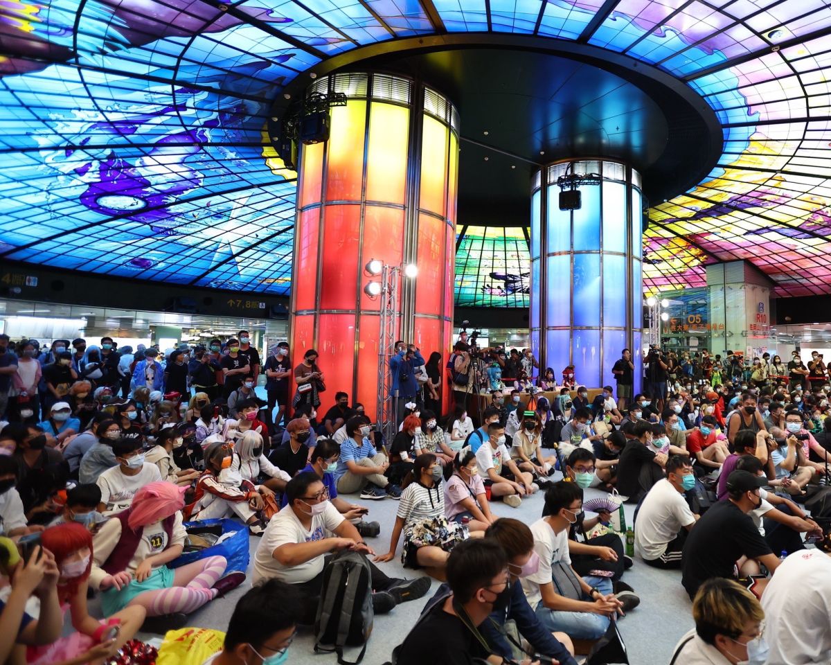 ▲夏戀高捷動漫季全國Cosplay大賽，在高雄捷運美麗島站展開，嗨翻全場觀眾。(圖／記者黃守作攝，2022.07.17)