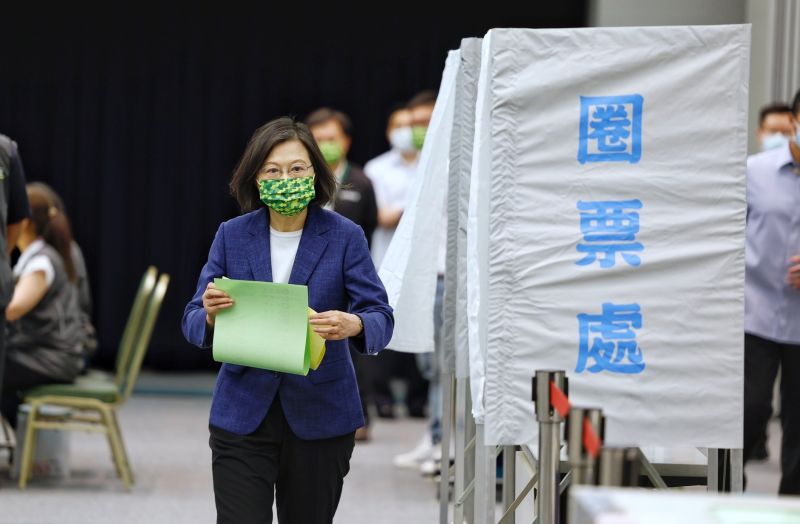 ▲蔡英文喊話支持者，為了台灣的未來回家投票，支持她所推薦的民進黨候選人，大家一起完成更多的建設與福利。（圖／民進黨提供）