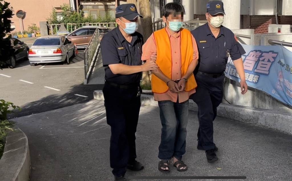 ▲桃園市平鎮區今（17）日下午2點多，兩家鄰居因狗叫問題長期不睦，結果從吵架變成肢體衝突，一位男子竟遭鄰居父子打死。（圖／翻攝畫面）