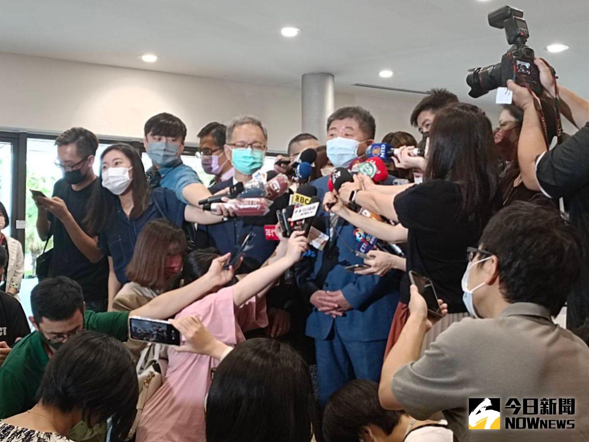 ▲衛福部今（18）日舉行衛福部長交接典禮，吸引大批媒體到場採訪。圖為卸任部長陳時中。（圖／記者王嘉鴻攝，2022.07.18）