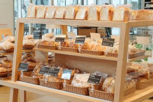 ▲岡山門市領先全台，首次推出烘焙麵包販售服務。