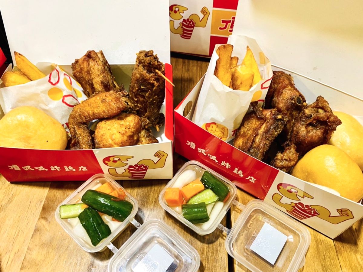 ▲頂呱呱今起連4天「買1送1」，呱呱包33元有找！對中身分證「4或9」加購呱呱包才10元。麥當勞歡樂送大薯、OREO冰炫風等5款人氣餐點也「買1送1」。（圖／記者蕭涵云攝）